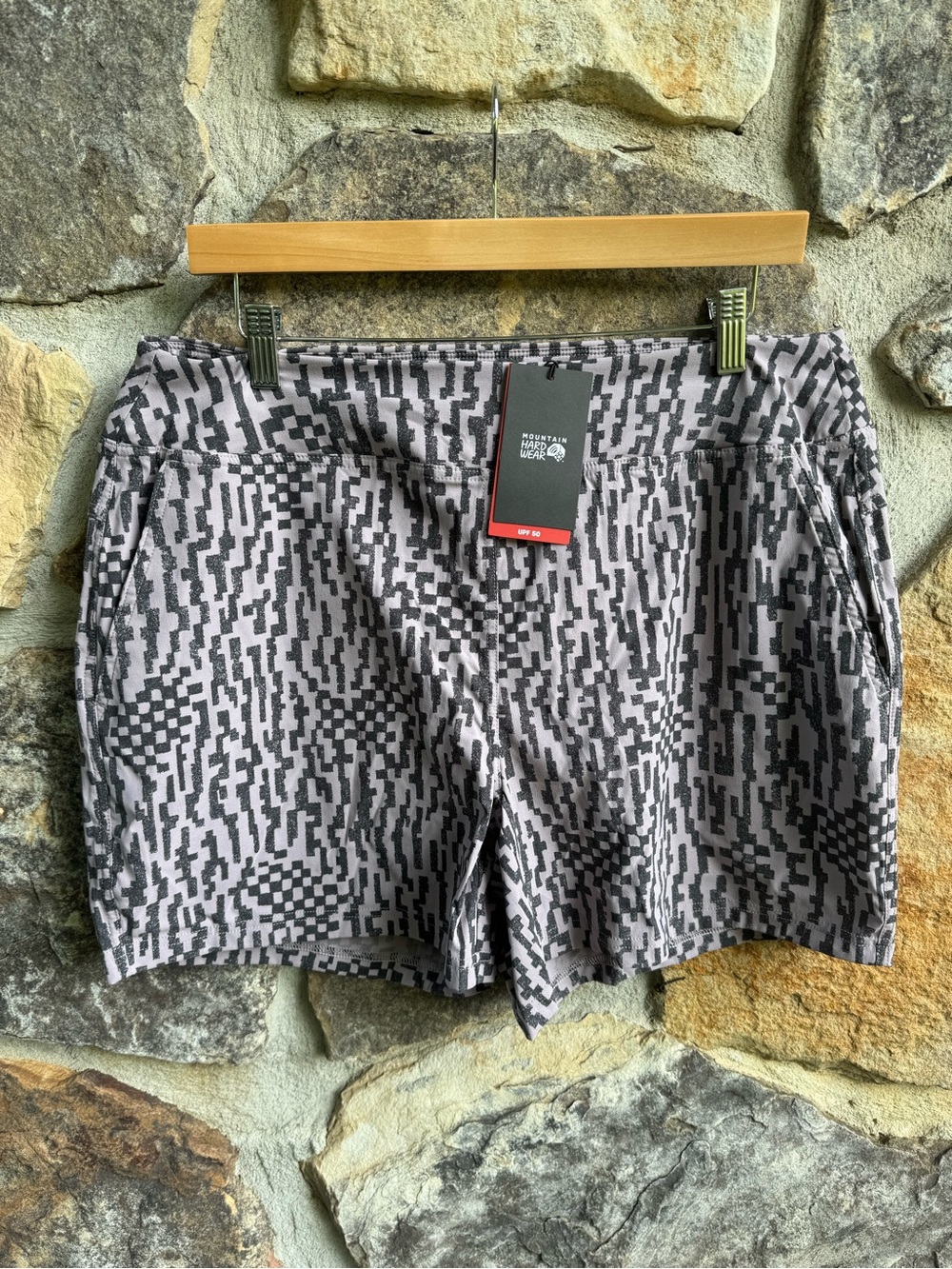 NWT Mountain Hardwear Dynama Shorts Women’s L 5” Inseam Hiking Active Gorpcore